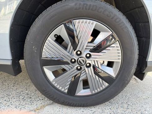 Certified 2025 Nissan Murano SL w/ Cargo Package AWD/4WD image 17