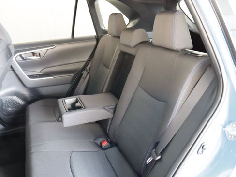 Used 2025 Toyota RAV4 SE image 8