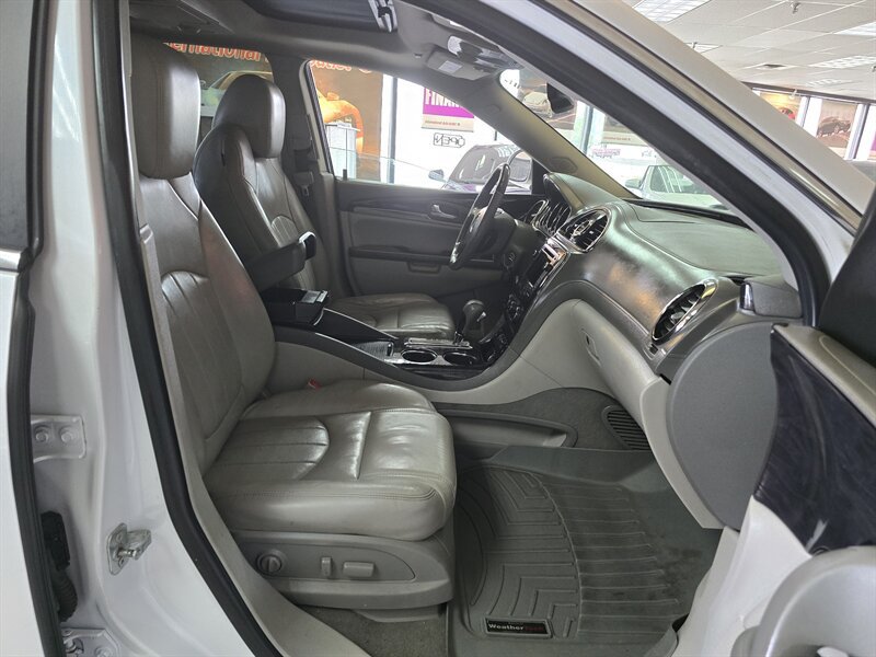 Used 2016 Buick Enclave Premium w/ Experience Buick Package FWD image 16