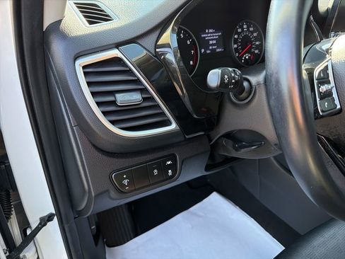 Certified 2023 Kia Seltos EX image 30