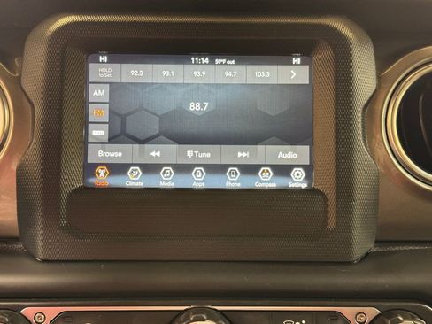 Used 2019 Jeep Wrangler Unlimited Sahara image 35