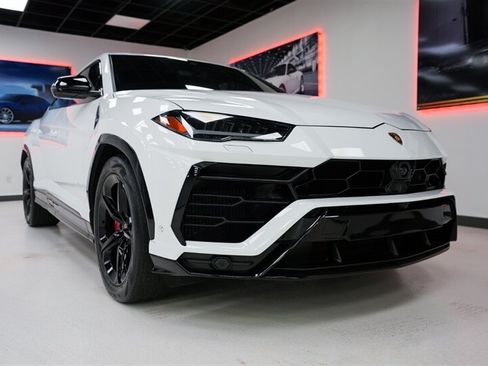 Used 2021 Lamborghini Urus AWD/4WD image 3