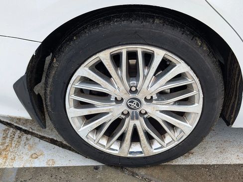 Used 2019 Toyota Camry XLE image 12