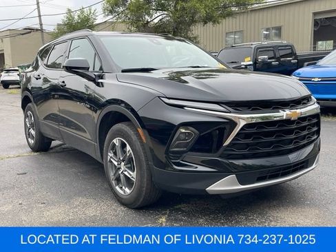 Used 2024 Chevrolet Blazer LT w/ Convenience Package FWD image 4