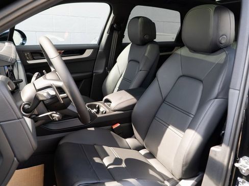 New 2026 Porsche Cayenne image 5