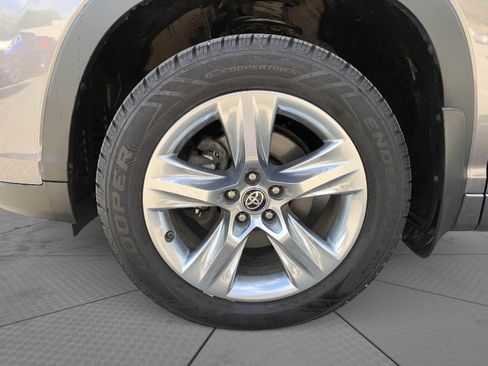 Used 2019 Toyota Highlander Limited AWD/4WD image 9