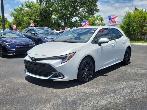 Used 2025 Toyota Corolla XSE FWD image 6