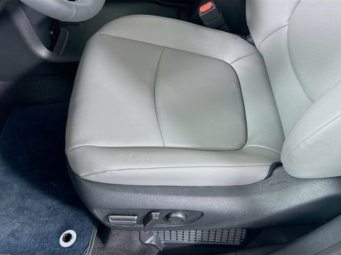 Certified 2026 Toyota Sienna XLE FWD image 20