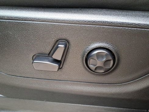 Used 2020 RAM 1500 Big Horn AWD/4WD image 17