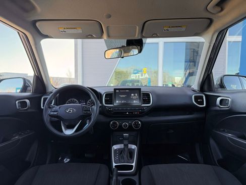 Used 2021 Hyundai Venue SE image 26