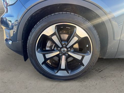 Used 2019 Volvo XC40 T5 Inscription image 7