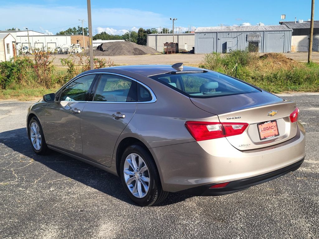 Used 2025 Chevrolet Malibu LT FWD image 4