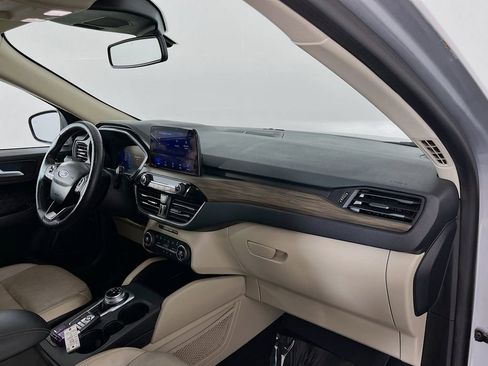 Used 2020 Ford Escape Titanium image 33
