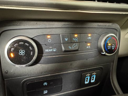 Used 2021 Ford EcoSport S image 19