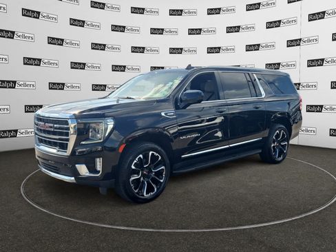 Used 2022 GMC Yukon XL SLT w/ Max Trailering Package AWD/4WD image 2