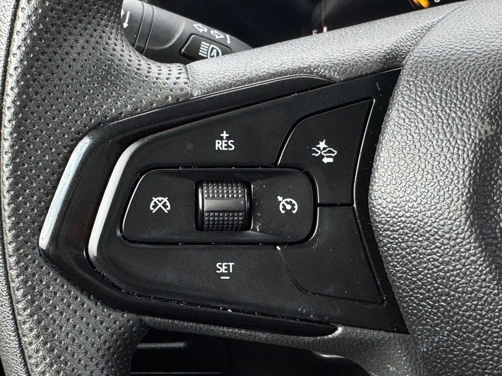 Used 2025 Chevrolet TrailBlazer LT AWD/4WD image 24