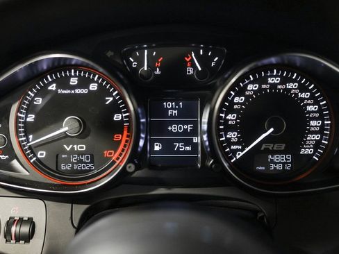 Used 2012 Audi R8 V10 w/ Enhanced Leather Pkg image 24