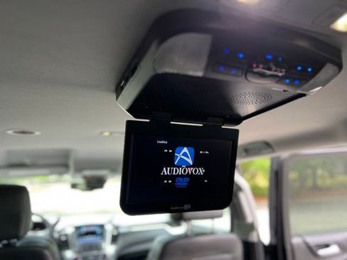 Used 2017 Chevrolet Suburban LT w/ LT Midnight Edition RWD image 27