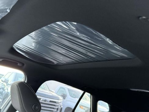 New 2026 Chevrolet Trax RS w/ Sunroof Package FWD image 9