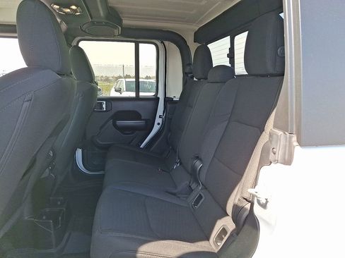 Used 2021 Jeep Gladiator Sport AWD/4WD image 10