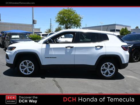 Used 2024 Jeep Compass Sport AWD/4WD image 4