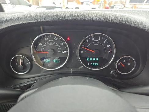 Used 2013 Jeep Wrangler Unlimited Rubicon w/ Connectivity Group image 17