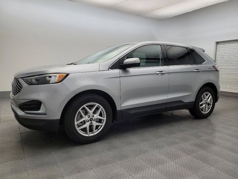 Used 2024 Ford Edge SEL image 2