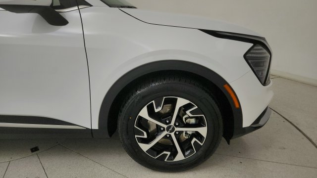 Used 2025 Kia Sportage EX FWD image 22