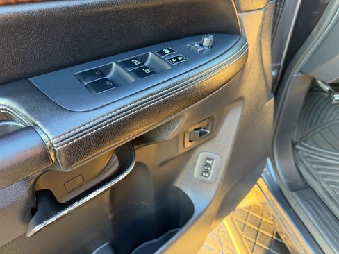 Used 2012 Nissan Armada Platinum image 21