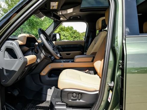 New 2026 Land Rover Defender 110 X-Dynamic SE AWD/4WD image 3