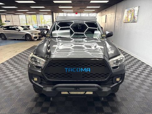 Used 2019 Toyota Tacoma TRD Off-Road w/ Technology Package image 6