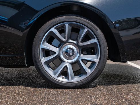 Used 2020 Rolls-Royce Wraith RWD image 29