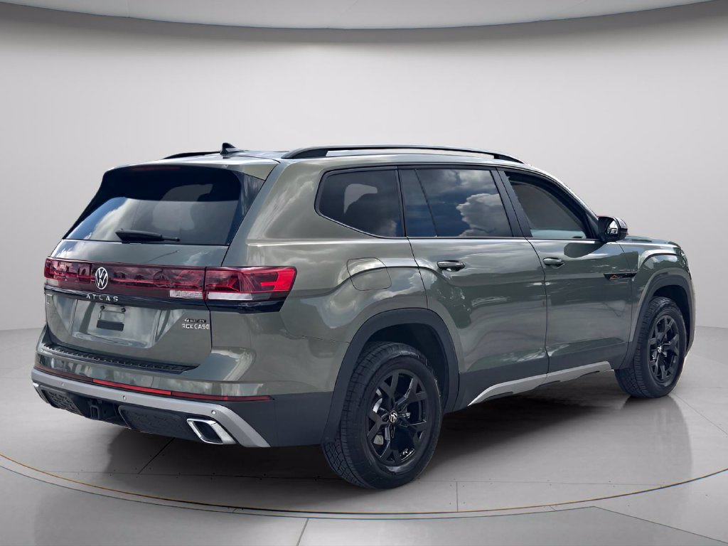 Certified 2025 Volkswagen Atlas Peak Edition SE AWD/4WD image 6