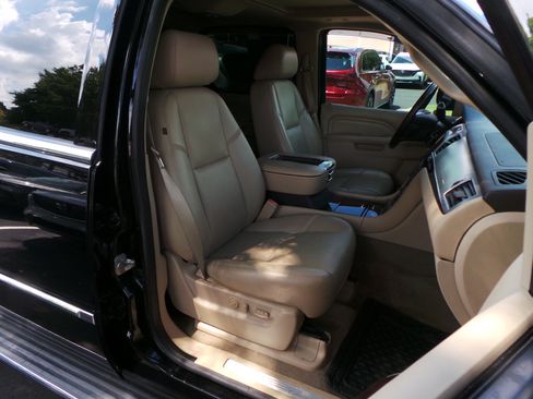 Used 2013 Cadillac Escalade EXT Luxury AWD/4WD image 14