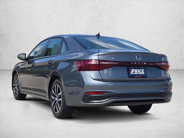 Used 2025 Volkswagen Jetta SE FWD image 8