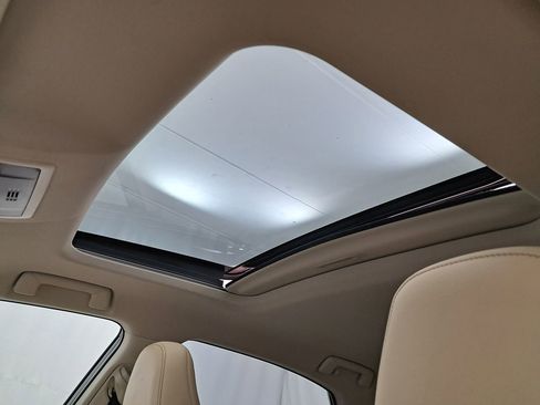 Used 2016 Lexus NX 300h AWD w/ Luxury Package image 9