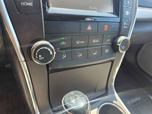 Used 2016 Toyota Camry SE FWD image 28