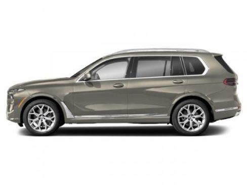 Used 2023 BMW X7 M60i image 3