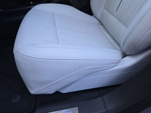 Certified 2024 Cadillac Lyriq Luxury image 14