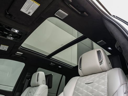 Used 2025 Cadillac Escalade V w/ LPO, ONYX Package AWD/4WD image 38