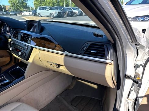 Used 2015 BMW 320i Sedan RWD image 25