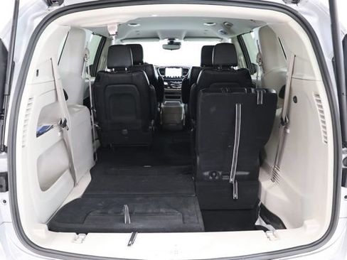 Used 2024 Chrysler Pacifica Touring-L FWD image 32