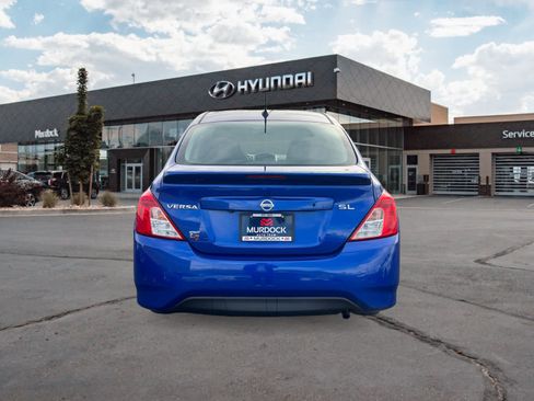 Used 2015 Nissan Versa SL image 4