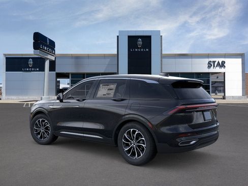 New 2026 Lincoln Nautilus Premier AWD/4WD image 4