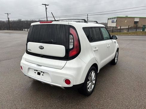Used 2018 Kia Soul + image 4