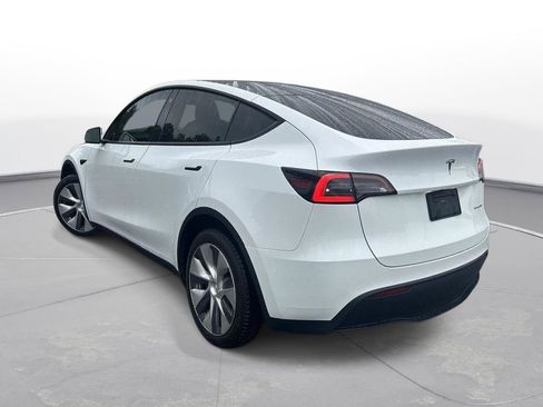 Used 2023 Tesla Model Y Long Range AWD/4WD image 8