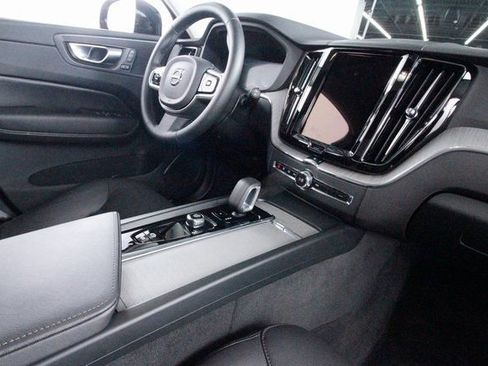 Certified 2025 Volvo XC60 B5 Plus image 25