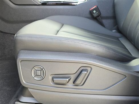 New 2025 Audi Q5 Premium Plus image 17