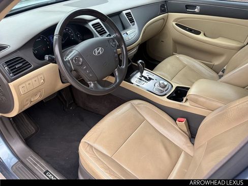 Used 2011 Hyundai Genesis 4.6 RWD image 11