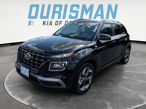 Used 2023 Hyundai Venue SEL w/ Cargo Package FWD image 2